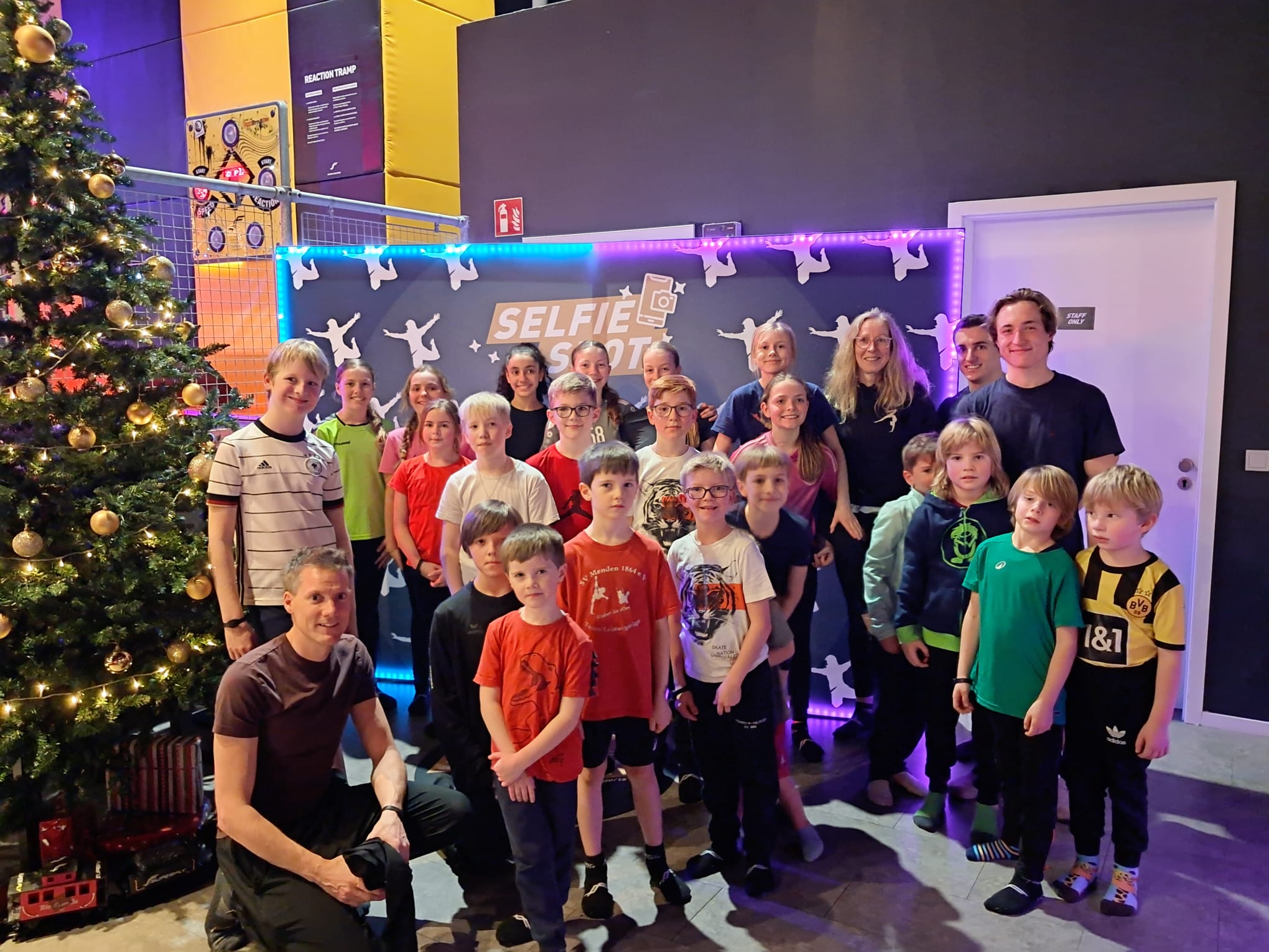 SV Menden Turner*innen erobern Trampolinhalle Superfly in Dortmund